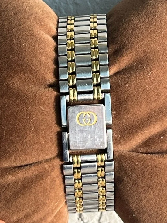 Gucci 9000M men's wristwatch dual tone gold dial. - Picture 6 of 12